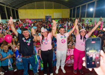 Nathan Macena é recebido pela Prefeita Mara Alves e o povão na Vila Sumaúma no Careiro Castanho
