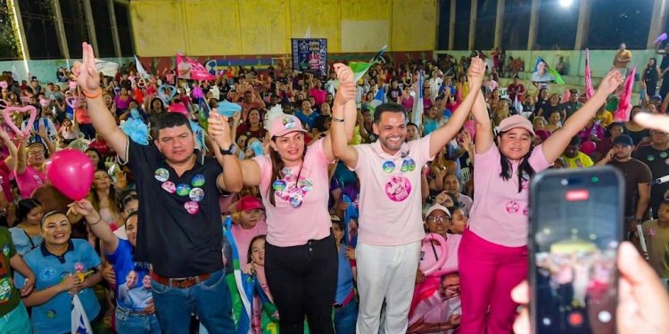 Nathan Macena é recebido pela Prefeita Mara Alves e o povão na Vila Sumaúma no Careiro Castanho